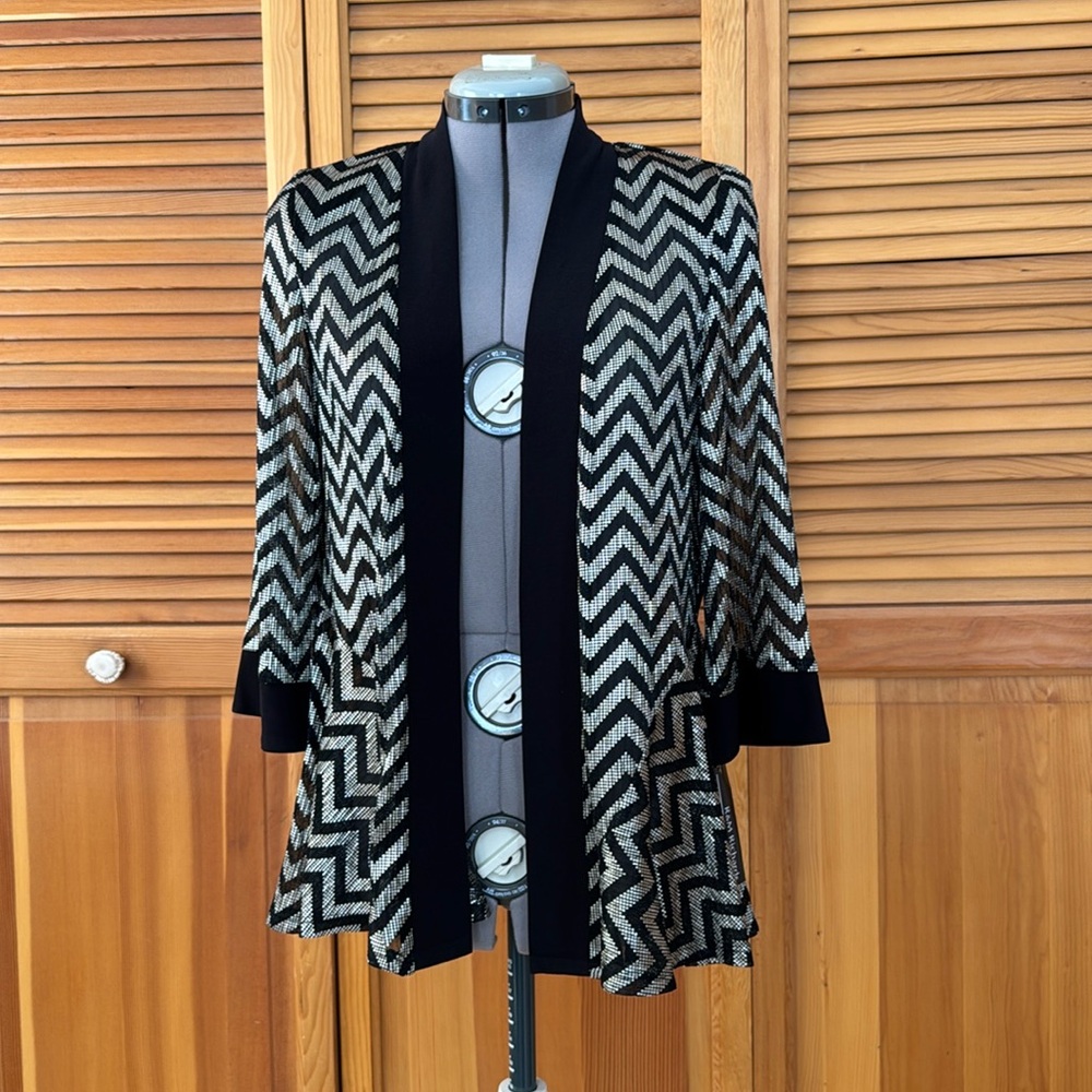 Light and sheer jacket